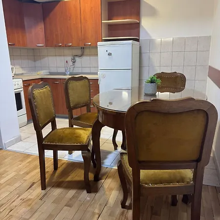 Apartment Vd 2 ,only 5 Min From Main Bus Station Skopje