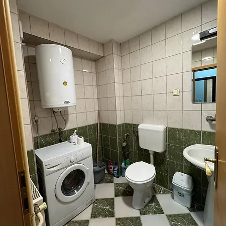 Vd 2 ,only 5 Min From Main Bus Station Apartment *