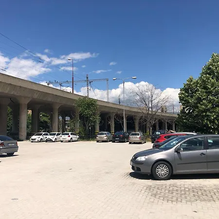 Apartment Vd 2 ,only 5 Min From Main Bus Station Skopje